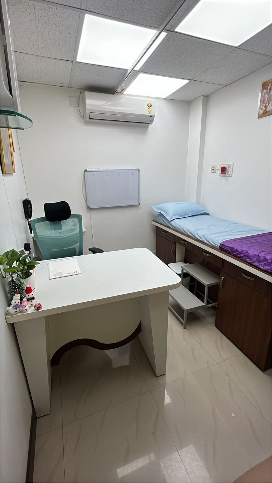 Clinical workspace at Hansaa Clinic