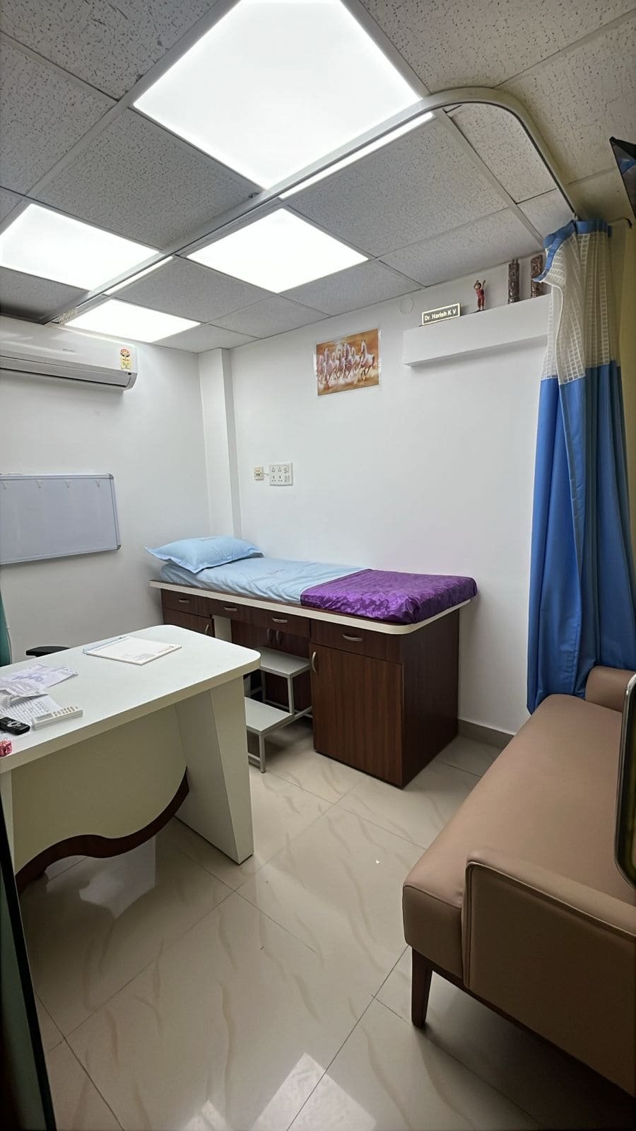 Consultation room at Hansaa Clinic