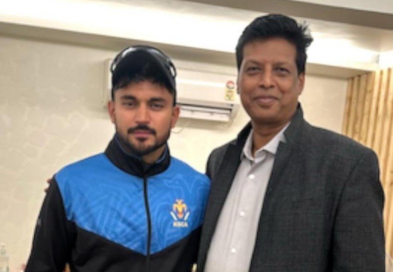 Dr. Harish K. V with Manish Pandey